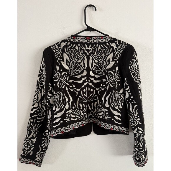 BCBG Maxazria Embroidered Cropped Blazer Jacket Size 4 Black White Red - Picture 3 of 13